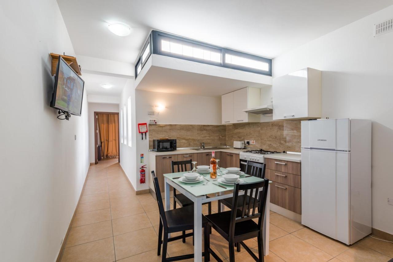 Appartement Blue Harbour Seafront Penthouse With Large Terrace With Panoramic Sea Views - By Getawaysmalta
