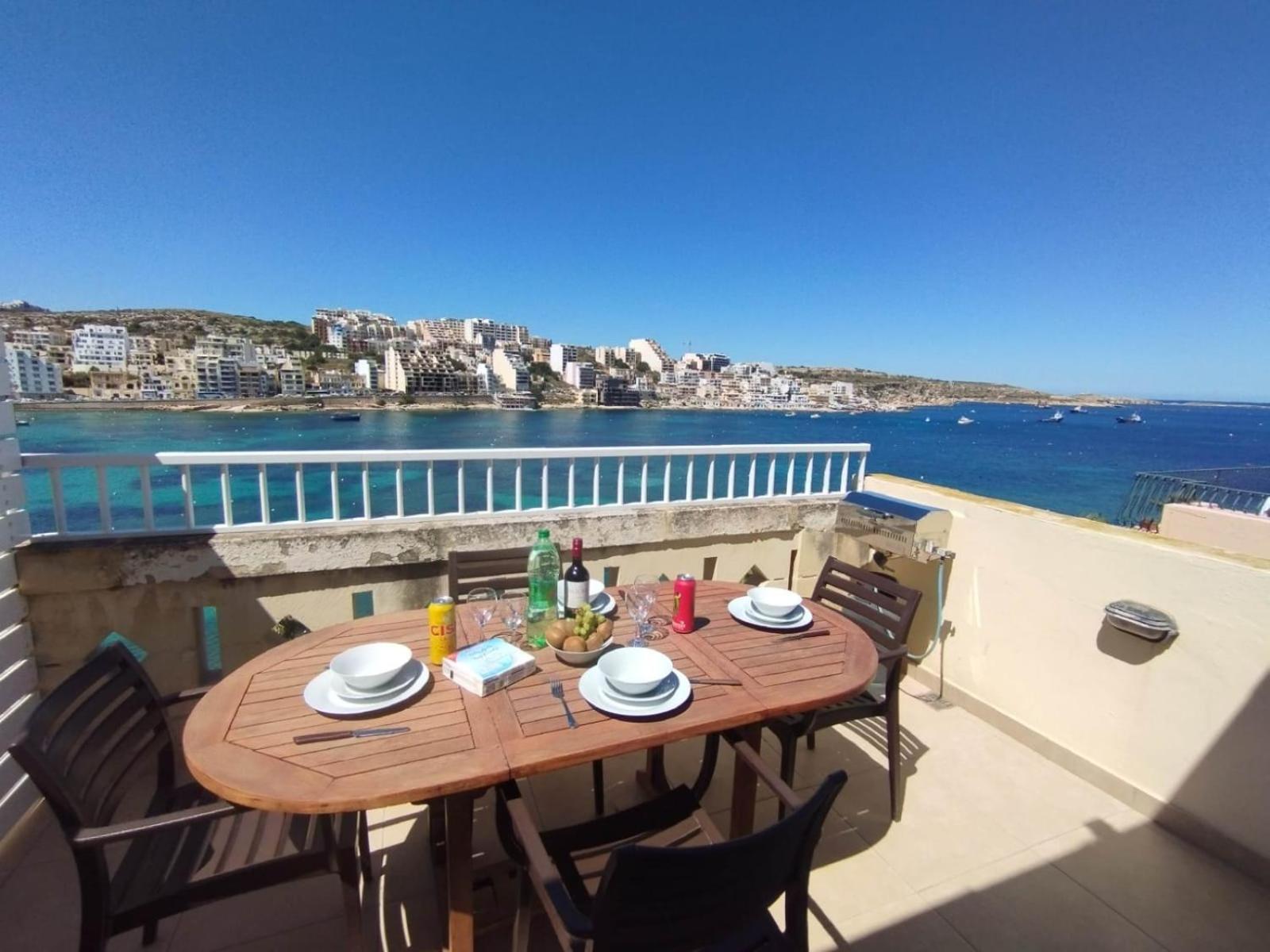 Blue Harbour Seafront Penthouse With Large Terrace With Panoramic Sea Views - By Getawaysmalta Apartment *