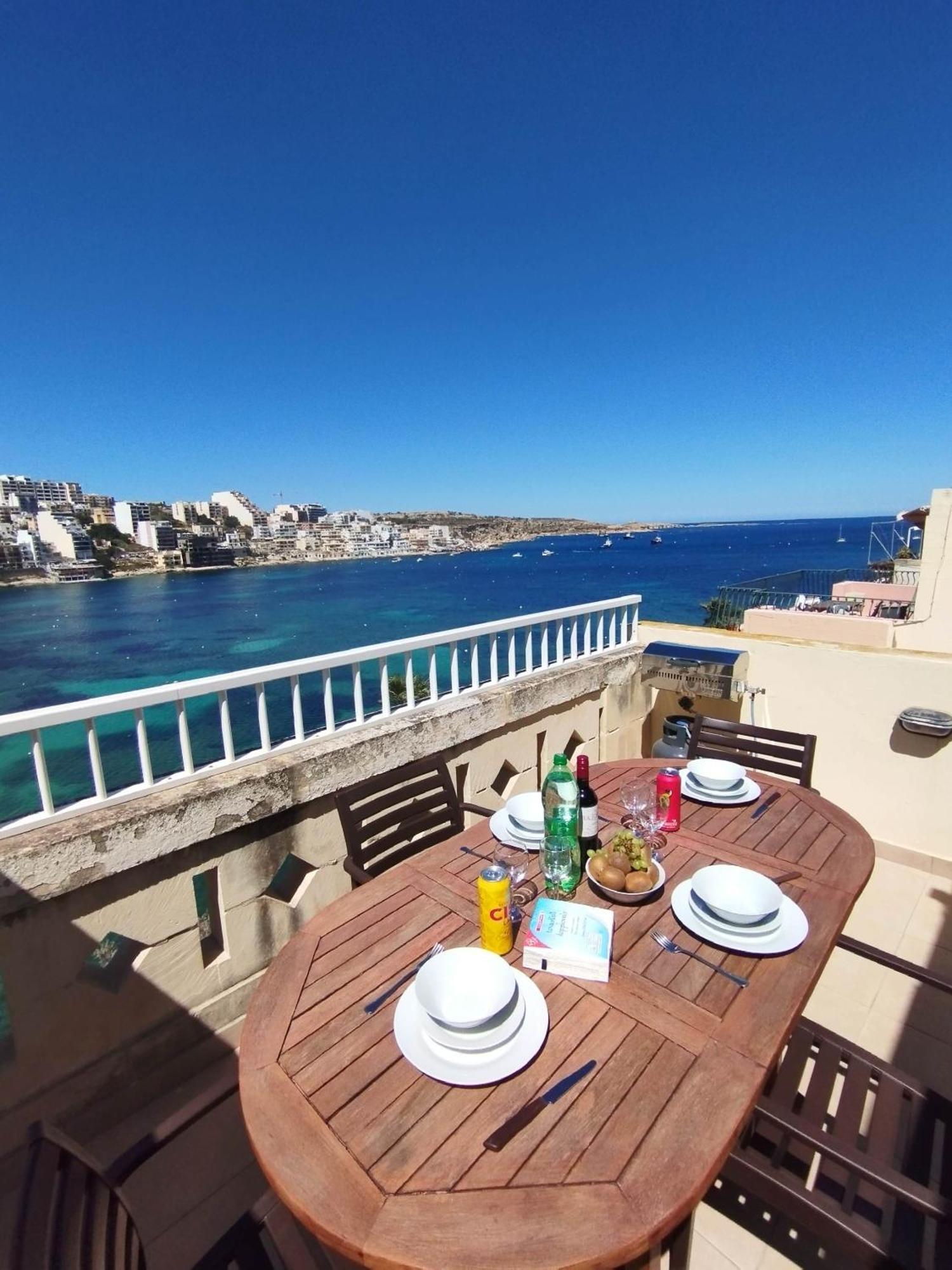 Blue Harbour Seafront Penthouse With Large Terrace With Panoramic Sea Views - By Getawaysmalta Apartment *
