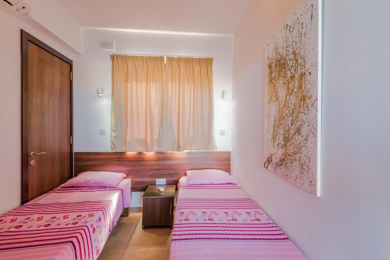 Blue Harbour Seafront Penthouse With Large Terrace With Panoramic Sea Views - By Getawaysmalta