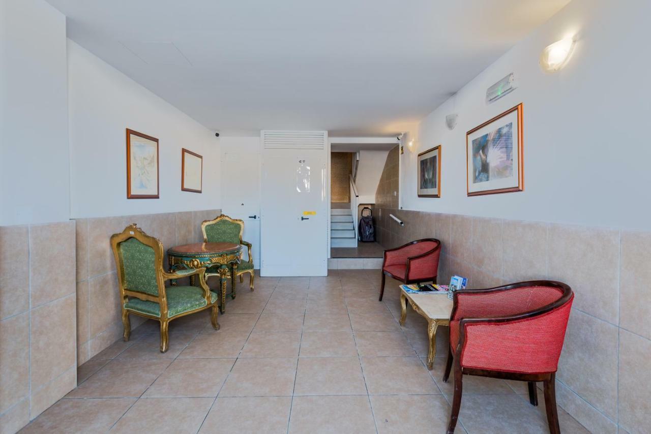 Blue Harbour Seafront Penthouse With Large Terrace With Panoramic Sea Views - By Getawaysmalta *
